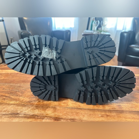 H&M Black Boots Size US 9.5 - Picture 4 of 7